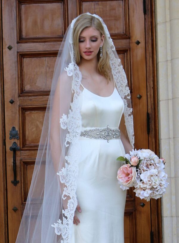 Wedding dress veil, mantilla, lace border long veil